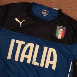 Italia soccer shirt!  NWT